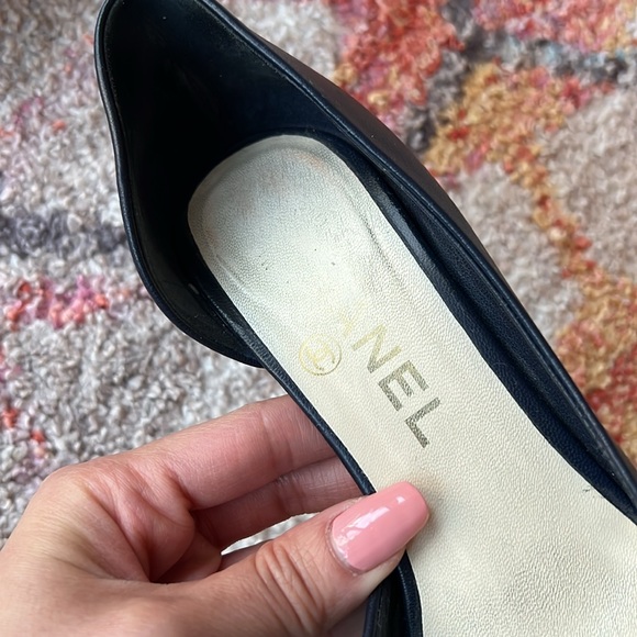 CHANEL Camellia D’Orsay Navy Leather Pumps - 36 - Picture 8 of 15